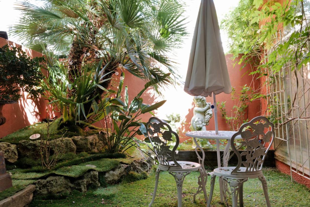 Lou Pitchoun: Luxurious Family Suite with Garden in Saint-Tropez Exterior photo