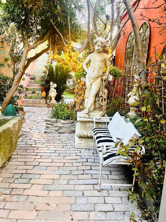 Lou Pitchoun: Luxurious Family Suite with Garden in Saint-Tropez Exterior photo